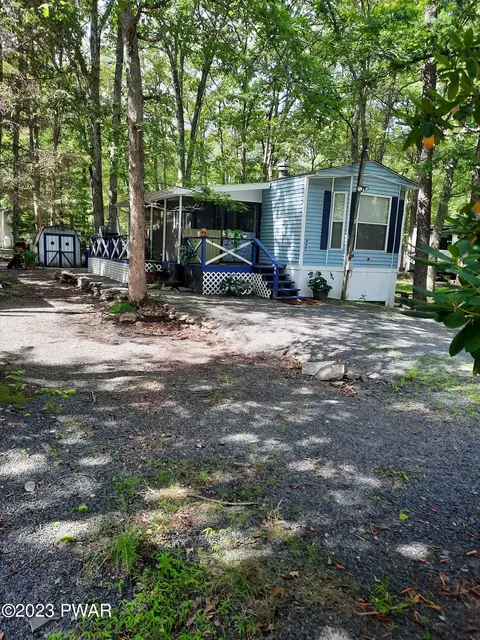 186 Locust Lake Dr, Milford, PA 18337