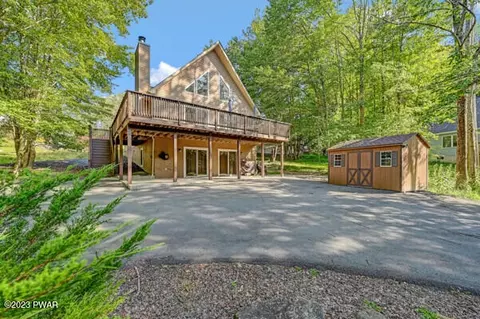 116 Roamingwood Rd, Lake Ariel, PA 18436
