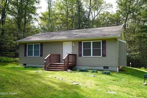 1051 Westside Dr, Newfoundland, PA 18445