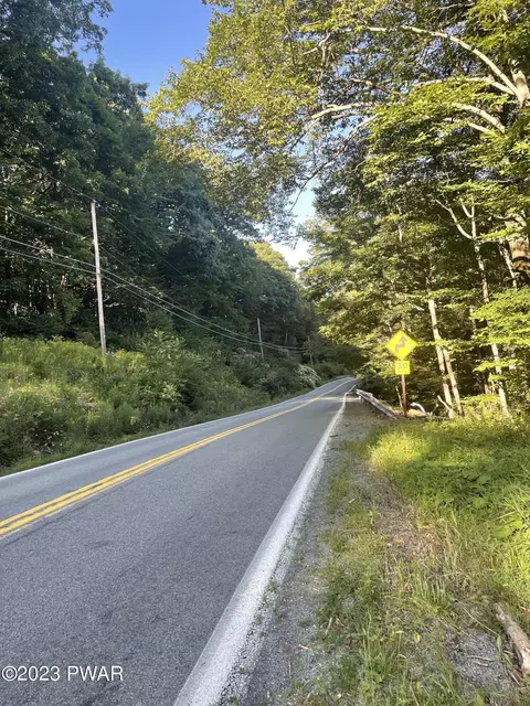 White Rock Drive, Browndale, PA 18421