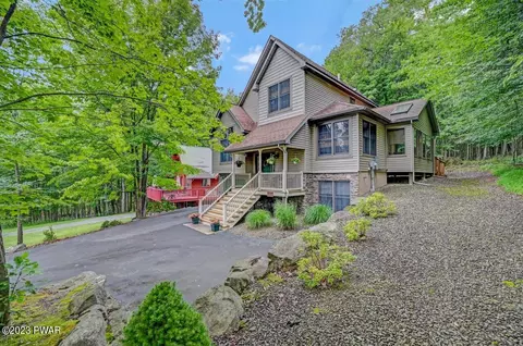 1721 Lakeview Dr, Lake Ariel, PA 18436