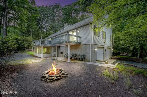 67 Summit Cir, Lakeville, PA 18438