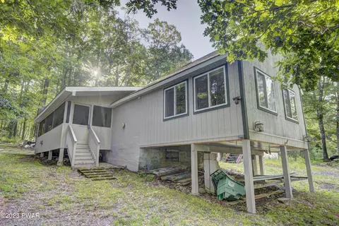 858 Pa-390, Greentown, PA 18426