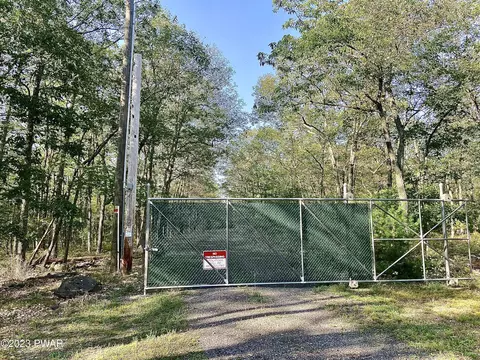 Shale Ridge Road, Milford, PA 18337