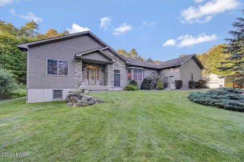 883 Goose Pond Rd, Lake Ariel, PA 18436