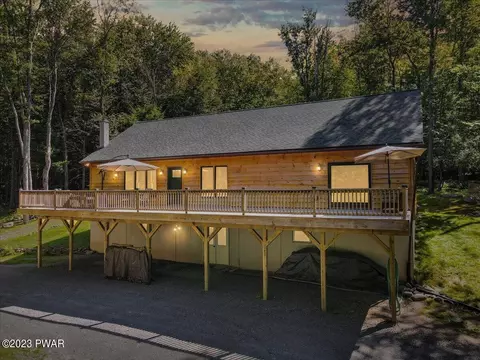 232 Ridge Lake Dr, Honesdale, PA 18431
