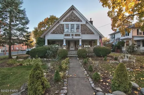 110 W George St, Milford, PA 18337