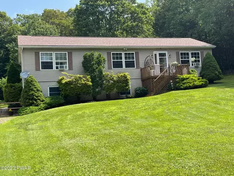 448 Old Gravity Rd, Lake Ariel, PA 18436