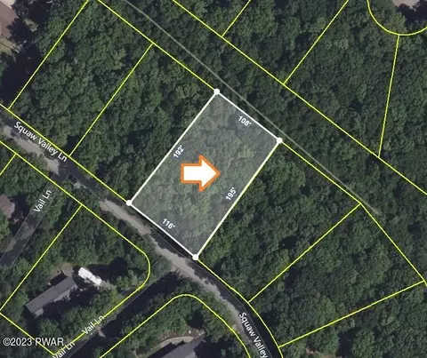585 Squaw Valley Ln, Tafton, PA 18464