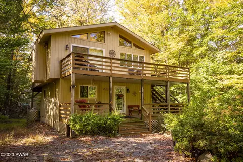 150 Chestnuthill Dr, Lake Ariel, PA 18436