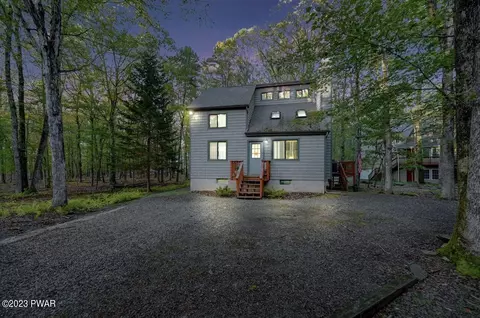 183 Robin Way, Lackawaxen, PA 18435