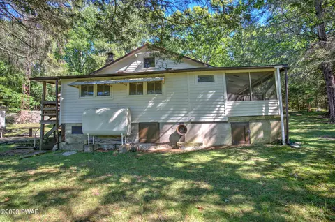 128 Falls Rd, Dingmans Ferry, PA 18328 photo 23