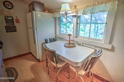 128 Falls Rd, Dingmans Ferry, PA 18328 photo 12
