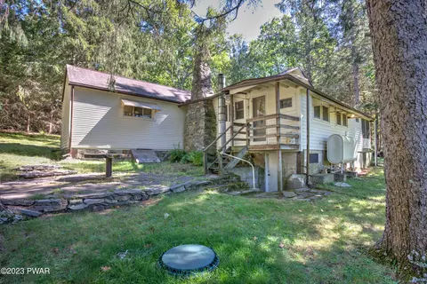 128 Falls Rd, Dingmans Ferry, PA 18328 photo 24