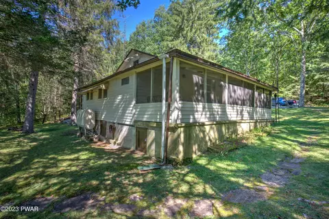 128 Falls Rd, Dingmans Ferry, PA 18328 photo 22