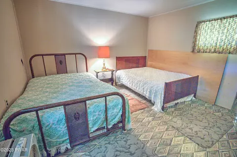 128 Falls Rd, Dingmans Ferry, PA 18328 photo 13