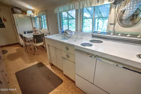 128 Falls Rd, Dingmans Ferry, PA 18328 photo 11