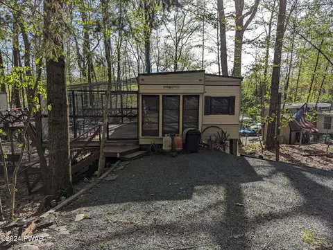 122 Antler Ln, Milford, PA 18337