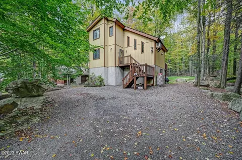 27 Boulder Rd, Lake Ariel, PA 18436