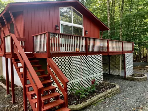 1139 Wallenpaupack Dr, Lake Ariel, PA 18436