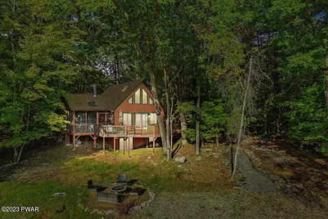 101 Pennsyl Pt, Milford, PA 18337