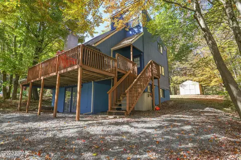 28 Crestview Rd, Lake Ariel, PA 18436