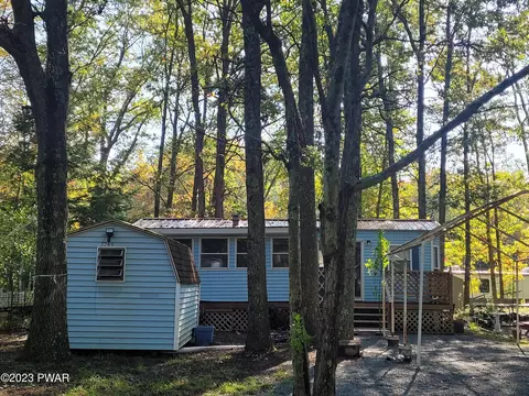 3209 Chickasaw Ln, Shohola, PA 18458