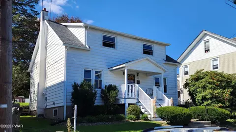 611 Delaware St, Forest City, PA 18421