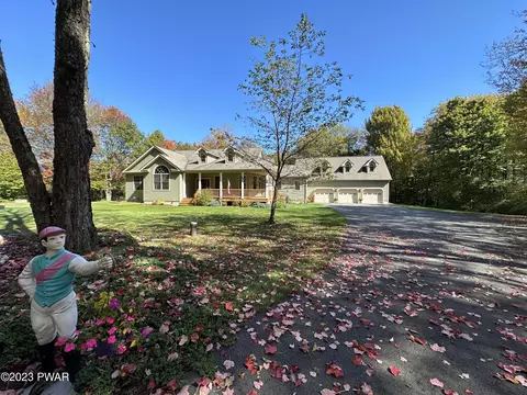 104 S Turnpike Rd, Newfoundland, PA 18445