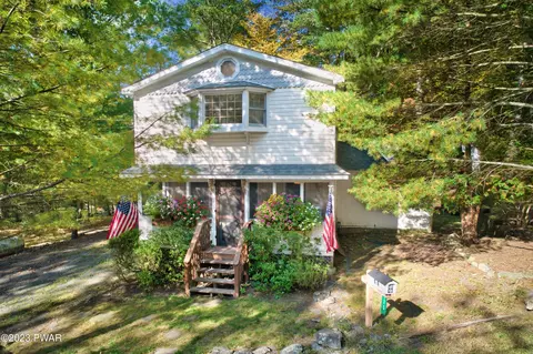 125 Kitty Harker Rd, Dingmans Ferry, PA 18328