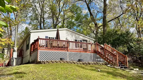 239 Prospect St, Hawley, PA 18428