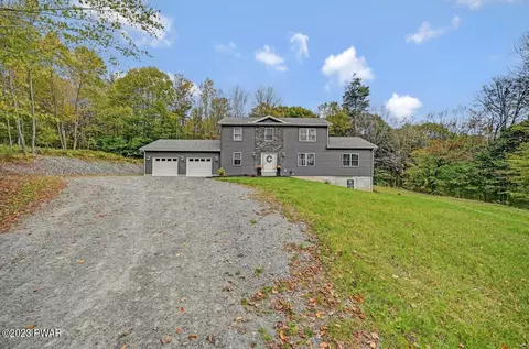 47 Old Woods Rd, Equinunk, PA 18417
