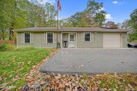 196 Sunrise Dr, Milford, PA 18337