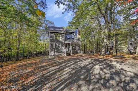 112 Rainbow Dr, Lackawaxen, PA 18435