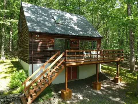 265 Florence Trl, Hawley, PA 18428