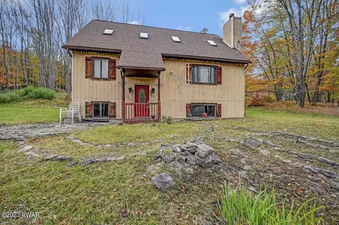 19 Dogwood Ln, Lake Ariel, PA 18436