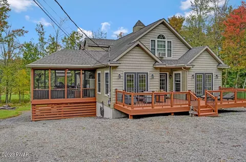 29 S Fairway Dr, Lake Ariel, PA 18436
