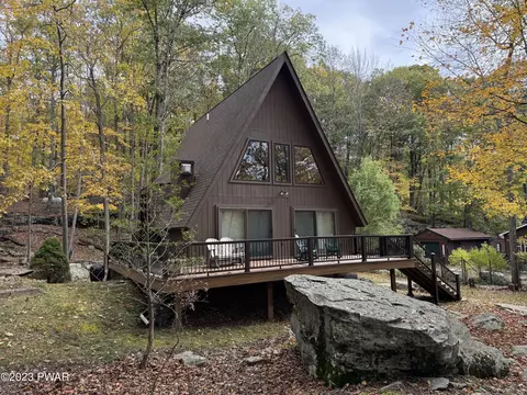 123 E Shore Dr, Hawley, PA 18428