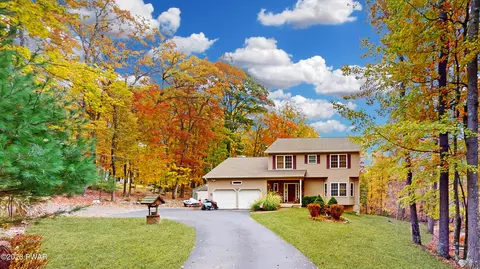 128 Aspen Dr, Milford, PA 18337