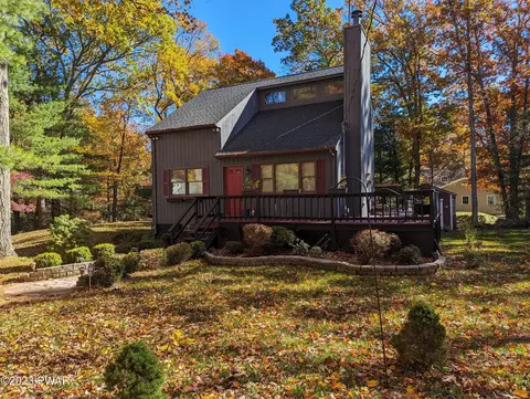 107 Pine Tree Rd, Shohola, PA 18458