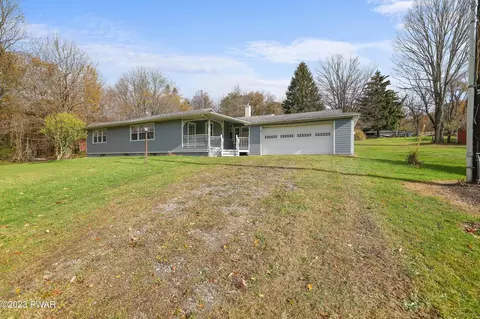 3 Pondview Ln, Scott Township, PA 18447
