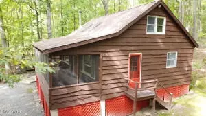 269 Florence Trl, Hawley, PA 18428