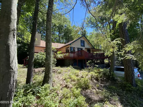 310 Route 390, Tafton, PA 18464