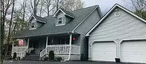 126 Rodeo Ln, Hawley, PA 18428