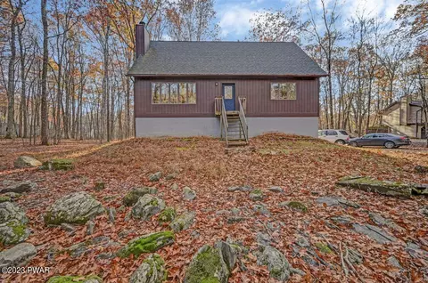 207 Wild Meadow Dr, Milford, PA 18337