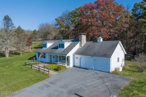 108 Stroyan Ln, Milford, PA 18337