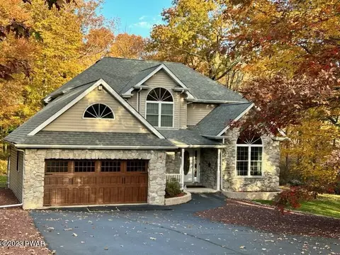 200 Comstock Dr, Lords Valley, PA 18428