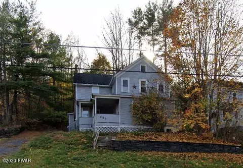 220 Bellemonte Ave, Hawley, PA 18428