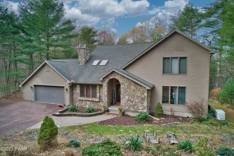 185 Laurel Dr, Shohola, PA 18458