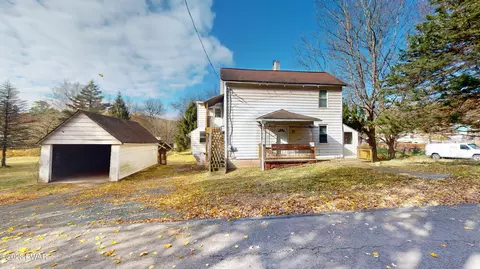 6 Lock St, White Mills, PA 18473